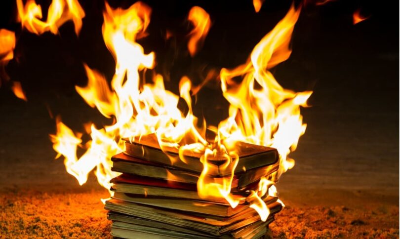 As maiores queimas de livros da história Casos lamentáveis