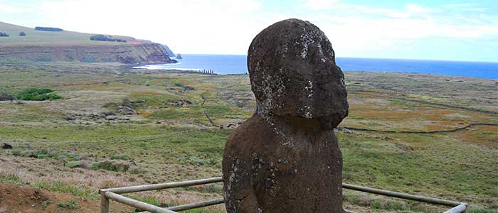 Moai Tukuturi | As curiosas estátuas da Ilha de Páscoa 2 estatuas da ilha de pascoa